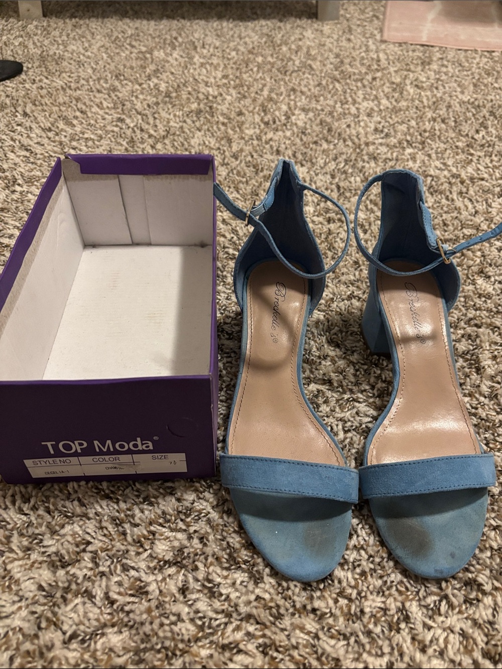 7 1/2 blue sandals